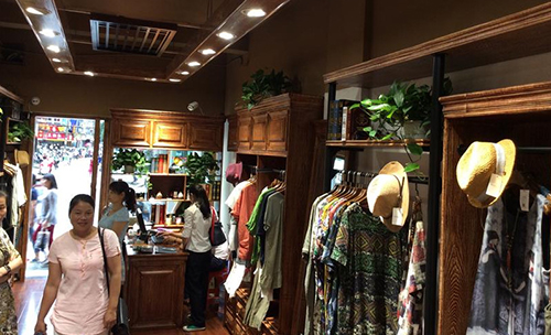 圣妮茜女装加盟