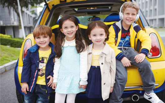 小玩皮童装加盟