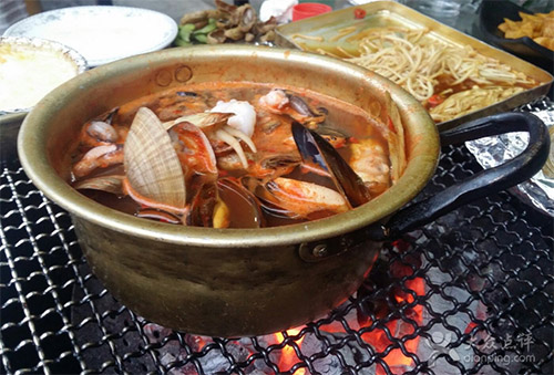 宴遇铁桶海鲜烧烤加盟