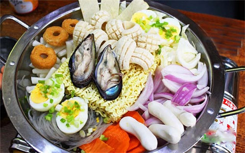 泰好吃芝士年糕火锅加盟