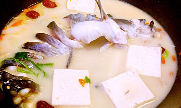 巴人寨蒸汽石锅鱼加盟