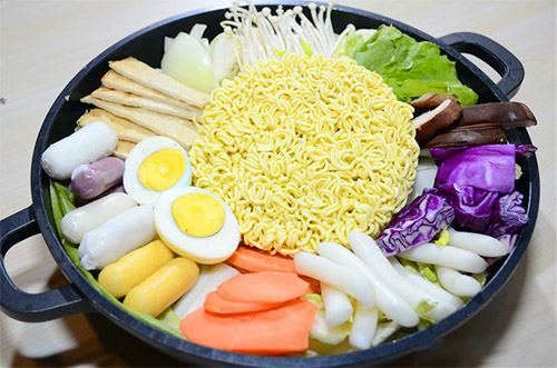 韩旭道韩国年糕火锅加盟店