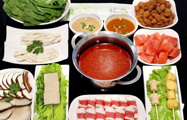 小馋熊涮涮锅加盟