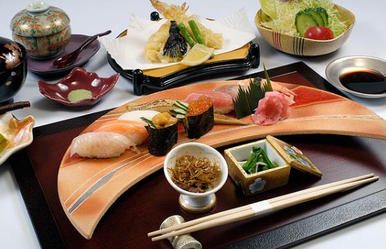 井圣时尚料理加盟