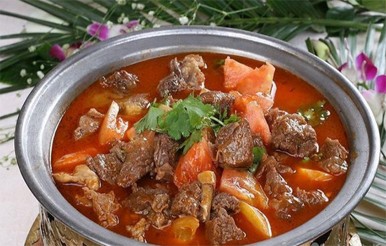 坛焖牛肉二米饭加盟