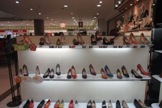 富贵鸟女鞋加盟