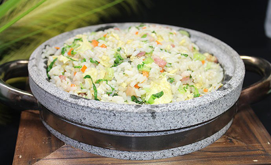 石锅居中餐加盟