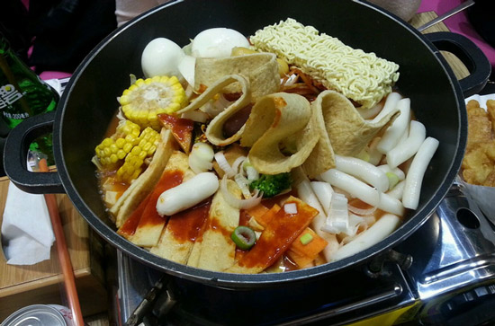 幸福里韩遇芝士年糕火锅加盟