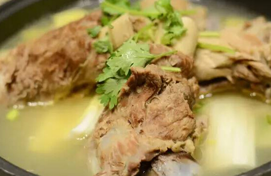 广潮牛骨牛杂煲加盟