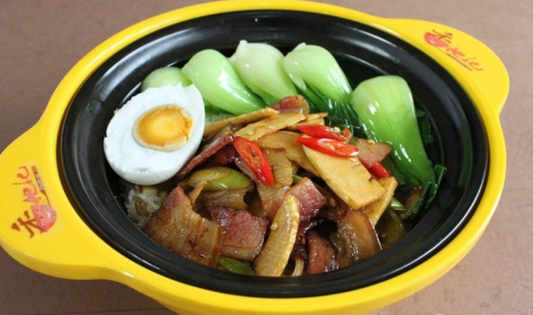 香他她煲仔饭加盟