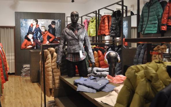 金羽杰羽绒服加盟