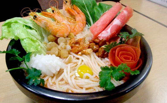 小哥过桥米线加盟