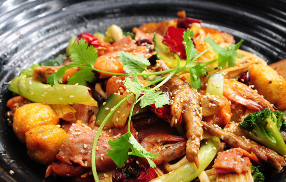 金百合麻辣香锅加盟