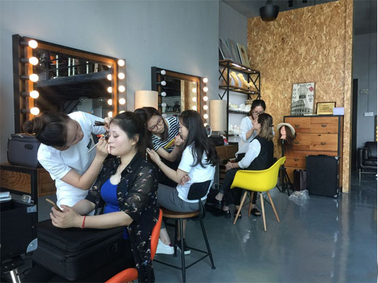 BLISS形象设计加盟店