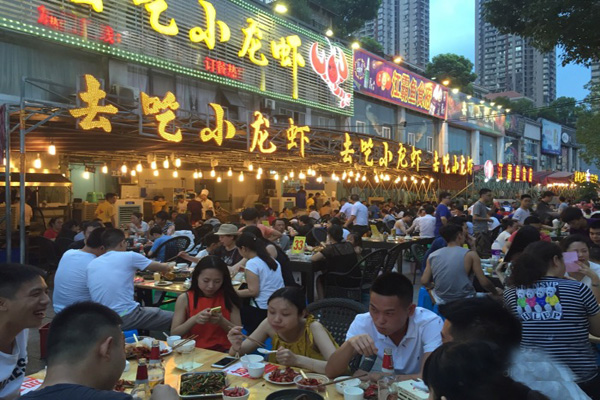 去吃小龙虾加盟店