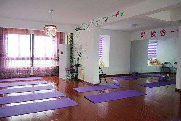 青青瑜伽会所加盟店