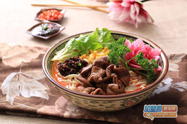 品味世家锅盖面加盟门店