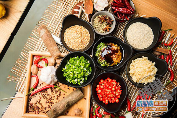 辣巢秘府火锅加盟门店