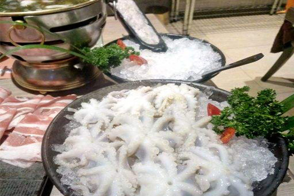 小阿呆火锅加盟门店