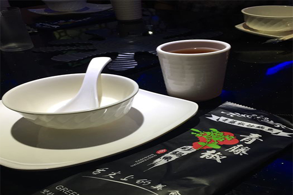 青藤椒砂锅鱼加盟门店