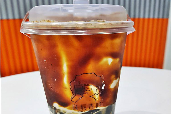 良辰吉时奶茶加盟门店