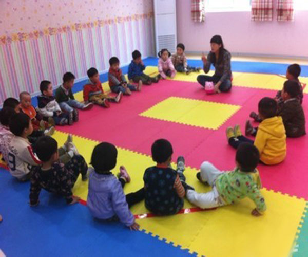 响丁当少儿托管中心加盟