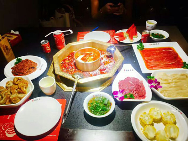 麻辣风云重庆老火锅加盟