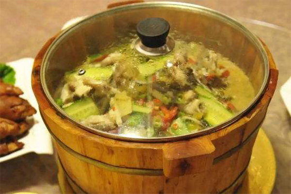 伟少创意木桶火锅加盟门店