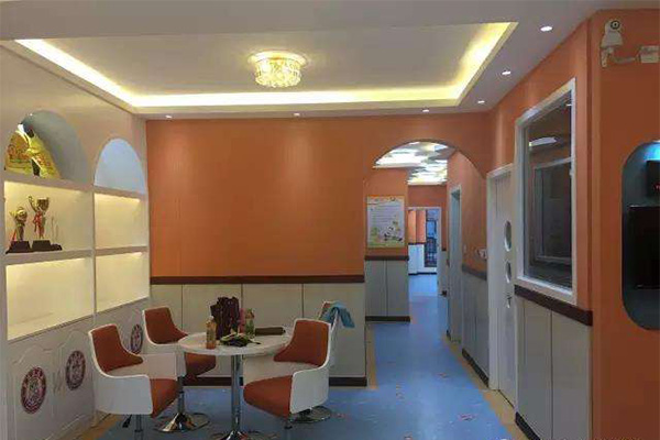 金话筒少儿口才加盟