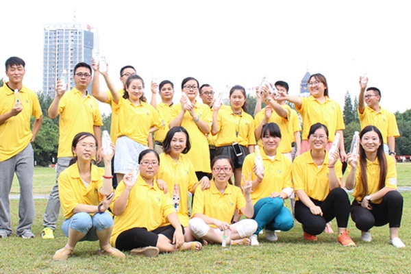 天地精华矿泉水加盟店