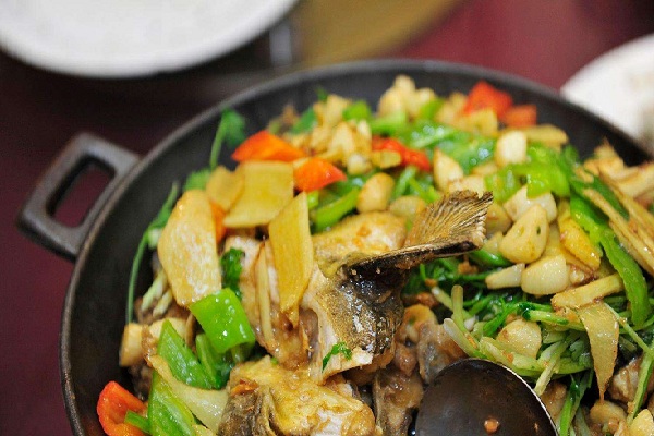 大脸鱼鱼头焖饭加盟店