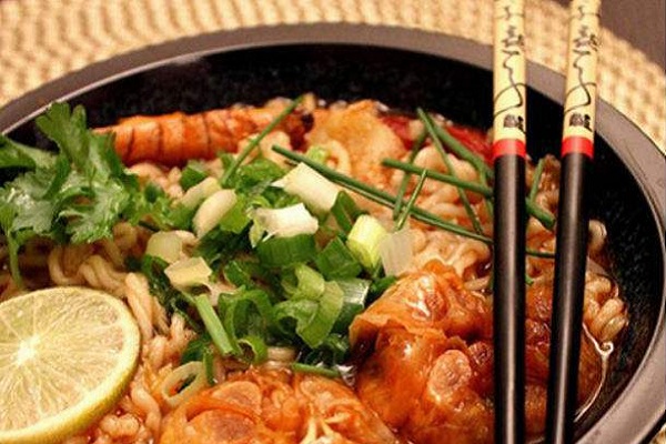 大城小面泡面小食堂加盟_加盟大城小面泡面小食堂财源滚滚赚得多！