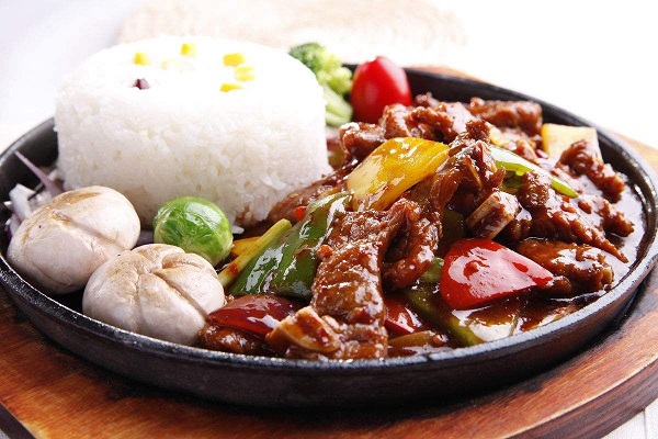 三个大叔黑椒牛肉饭加盟