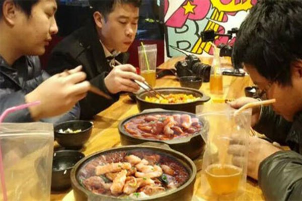 龙小俐泡泡鱼加盟门店