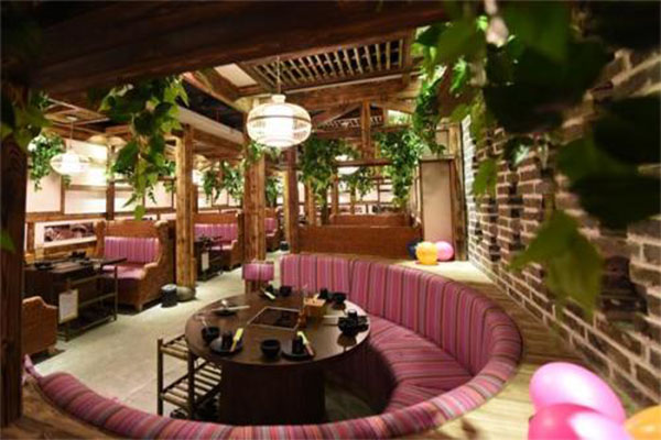 两棵树生态老火锅加盟门店