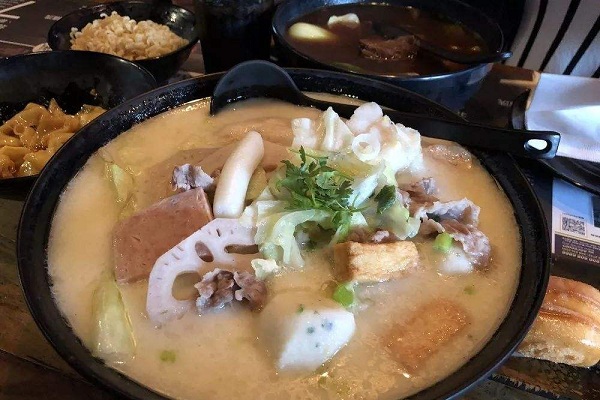 小蜗牛麻辣烫加盟费