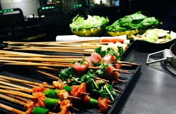 葱葱那年串串香加盟门店