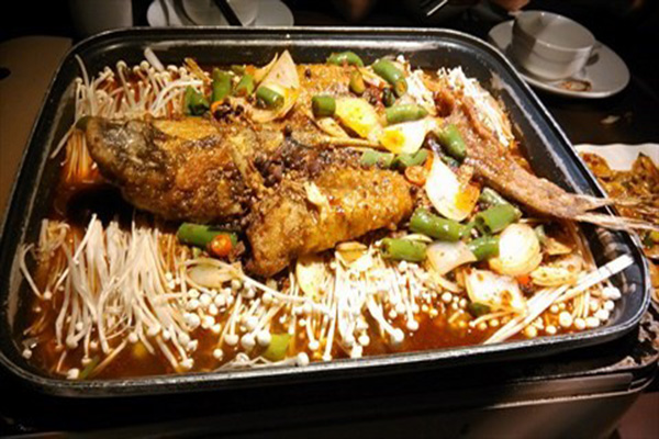 巧渝娘无骨烤鱼饭加盟门店