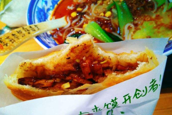 溢层楼脆皮肉夹馍加盟门店