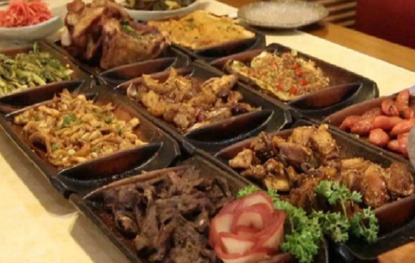 红泥瓦片烧烤加盟门店