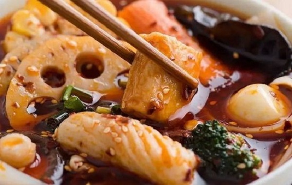 鹰人坊抢手王麻辣烫加盟店