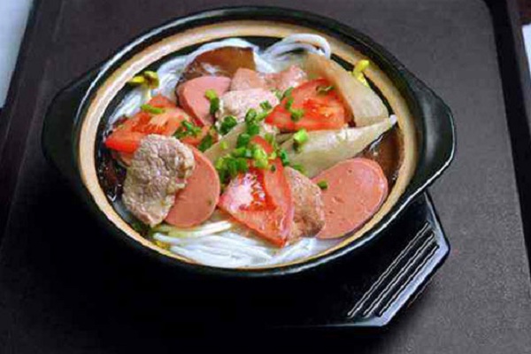 雷鼓巷过桥米线加盟店