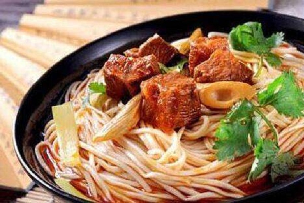 之瑜拉面加盟店