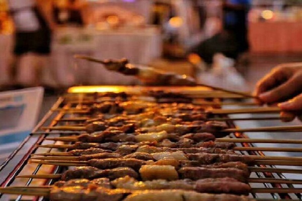 蝴蝶谷烧烤音乐餐吧加盟店