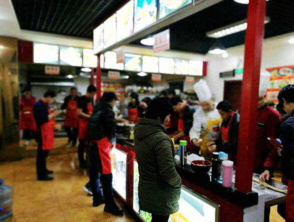 鱼言学酸菜鱼加盟门店