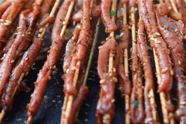 有吉有余秘制烤鸭肠加盟门店