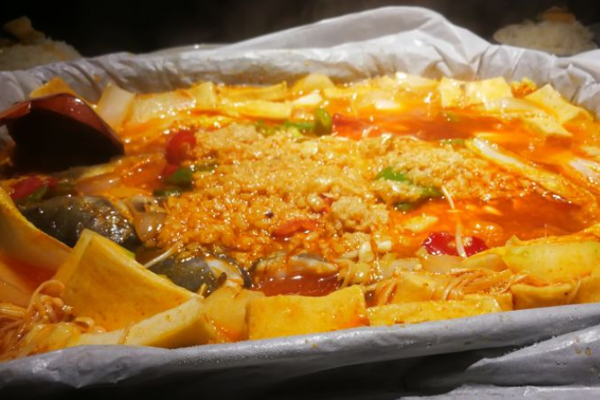 余爱鱼纸上烤鱼加盟门店