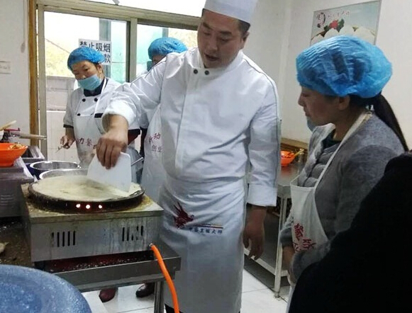 鱼言学酸菜鱼加盟门店