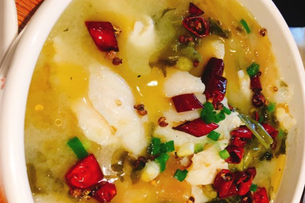 甄渝匠酸菜小鱼加盟门店