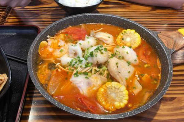 秦老师石锅酸菜鱼加盟费